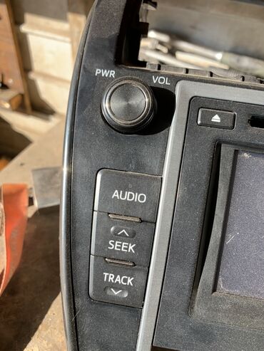 gps трекер автомобильный: Штатная мультимедийная система (головное устройство) для автомобиля