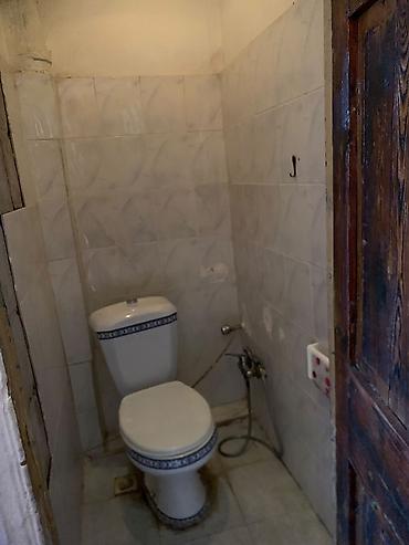 sedmoyda kiraye bina evleri: Təcili satılır.Sahil qəsəbəsi,Emin Quliyev küçəsində 3 otaqlı, hamam — 7