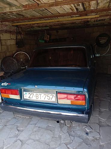 vaz susə: VAZ 2107 sedan - Kuzov: klassik 4 qapılı sedan, tünd mavi rəng - Arxa — 8