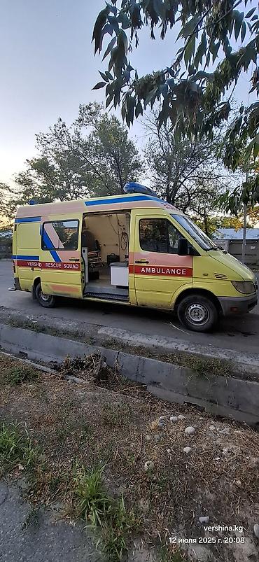 Аренда фургона: Карета скорой помощи на базе фургона (тип «Ambulance», надписи Rescue — 9