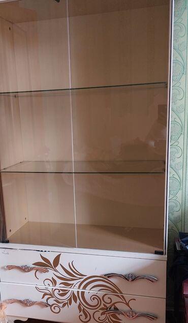 Kupe, 2 qapılı Düz dolab, Qorka