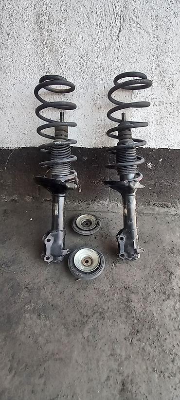 Передний амортизатор, Комплект амортизаторов Volkswagen 1993 г., Б/у, Аналог, Китай
