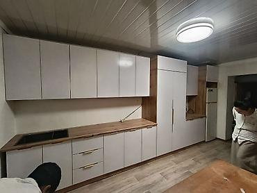 silver kitchen: Кухонный гарнитур в современном стиле - Прямая планировка по длинной — 1