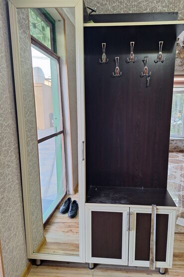 Kreslolar: Dəhliz dolabı satılır 80 manata ünvan zabrat 2 & AF(8509)