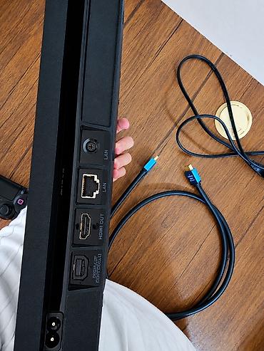 playstation 5 fat 825gb: PlayStation 4 Slim oyun konsolu Komplekt: Prablemi yoxdur - PS4 Slim — 2