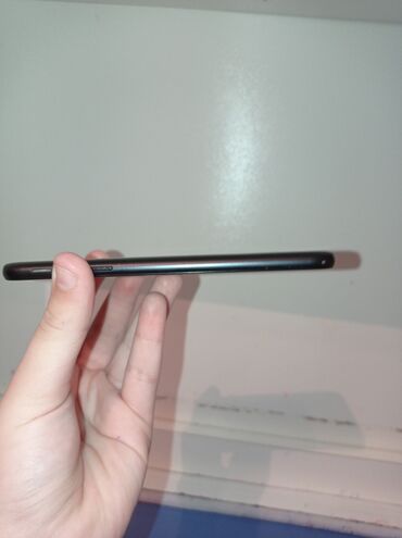 Samsung: Samsung J400, 16 GB, rəng - Qara, Sensor — 6