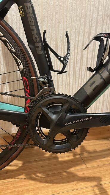 İdman velosipedləri: Bianchi yol velosipedi – karbon aero şassi ilə Xüsusiyyətlər: - — 2