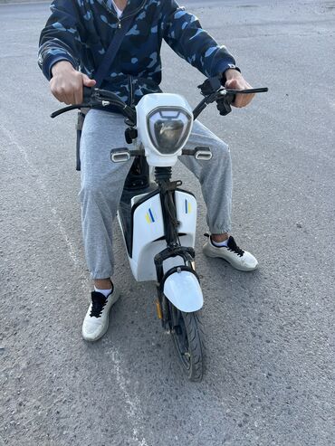 футбол кета: Электрдик велосипеддер