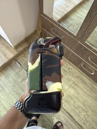 Fotokameralar: Canon EOS-1D X Mark III professional DSLR gövdə. Canon 24-70mm F2.8 — 10