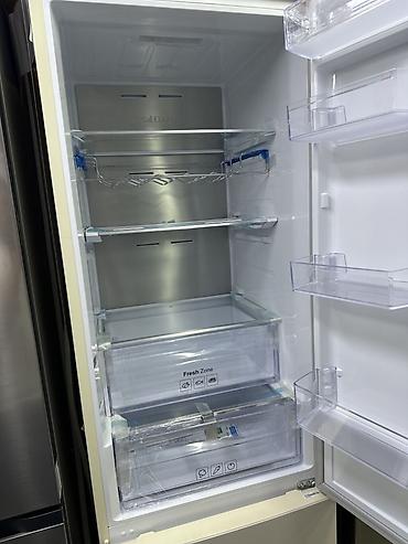 Холодильник Samsung RB37A5491EL, нижняя морозильная камера. Основные