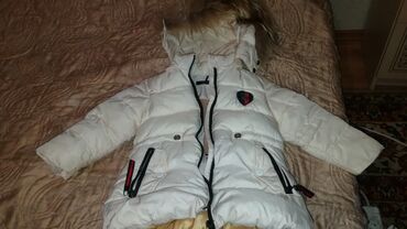 gucci bamboo in Кыргызстан | ПАРФЮМЕРИЯ: Продаю детскую курточку, пуховик теплая. Для девочки. Бренд Gucci