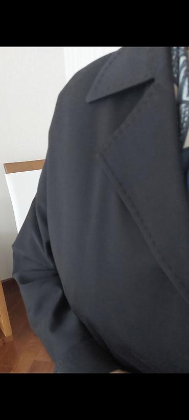 Plaşlar: Qara plaş Renata, 44 ölçü. Əla vəziyyətdədir. Əlaqə üçün whatsapp — 2
