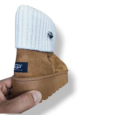 Ugg obuća: Ugg dečije čizmice NOVO
Novo
Brojevi 36 do 41
fb Moja Kupovina 1 na lalafo.rs — 3 Ugg obuća: Ugg dečije čizmice NOVO
Novo
Brojevi 36 do 41
fb Moja Kupovina 1 — 3