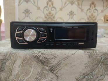 IPod və MP3 pleyerlər: Təzə kimidir demək olarki işlənməyib.aux,flaş kart usb,mini kart radio
