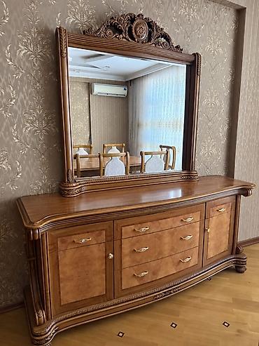 Klassik üslubda yüksək keyfiyyətli yemək otağı dəsti Tərkibi: - Geniş lalafo.az -da Klassik üslubda yüksək keyfiyyətli yemək otağı dəsti Tərkibi: - Geniş