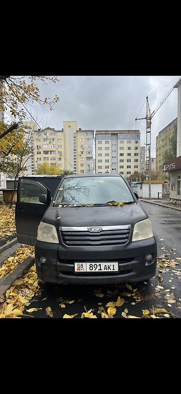 Toyota Noah: 2003 г., Минивэн