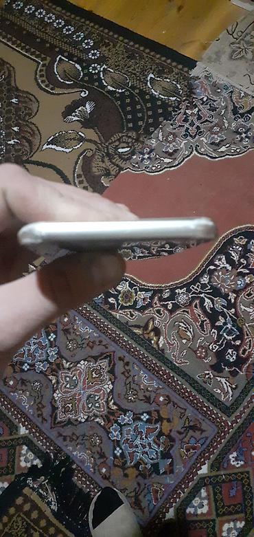 Samsung: Samsung J400, 16 GB, rəng - Qızılı, Sensor — 6