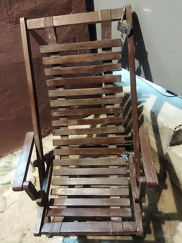 Taxta yelləncək kreslo - Material: bərk taxtadan hazırlanmış