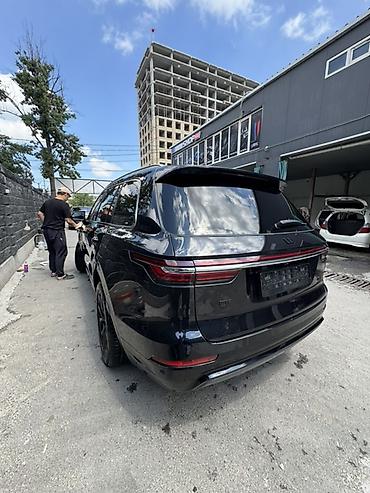 byd e1: Lixiang One: 2021 г., 1.2 л, Автомат, Гибрид, Минивэн — 4