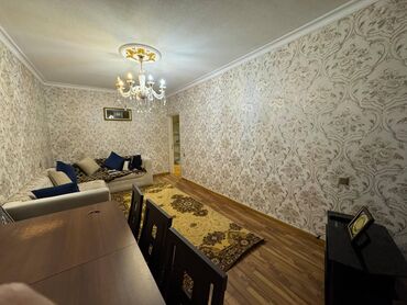 Uzunmüddətli kirayə mənzillər: Tbiliski prospekti,Çıraq Plaza 200 m yaxınlıqda,9 mərtəbəli binanın 4 — 2