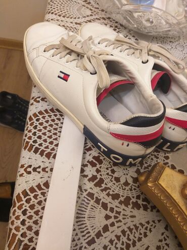 женские кроссовки adidas running: G garaevdeki krossBakudan 45azn alinib. Az geinilib. Endirim olunub