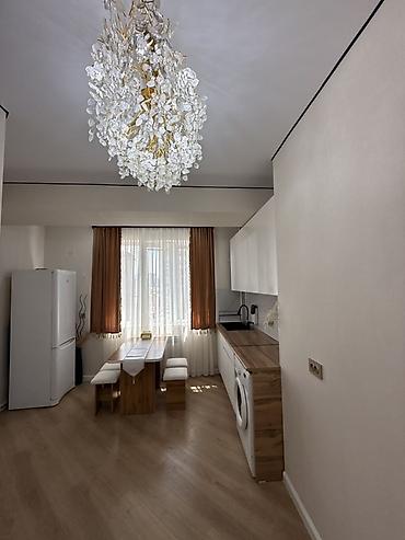 Прямые диваны: Продается уютная 1-комнатная квартира с дизайнерским ремонтом в ЖК — 10