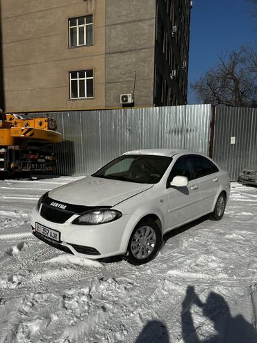 Daewoo: Daewoo Gentra: 2013 г., 1.6 л, Механика, Бензин, Седан