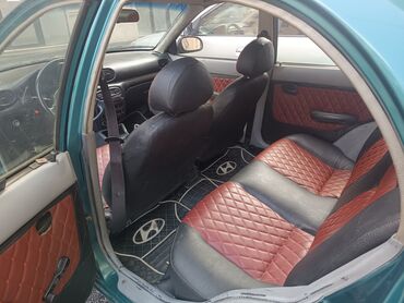 hunday matrix: Hyundai Accent: 1.3 l | 1994 il Sedan
