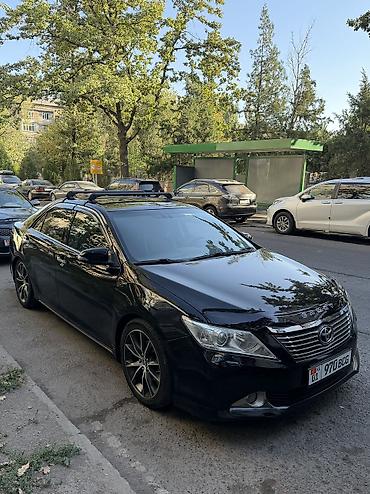 тает: Toyota Camry: 2012 г., 2.5 л, Автомат, Бензин, Седан — 1