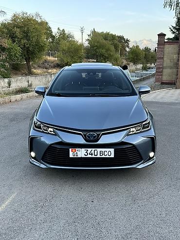 Toyota: Toyota Corolla: 2021 г., 1.8 л, Вариатор, Гибрид, Седан — 1