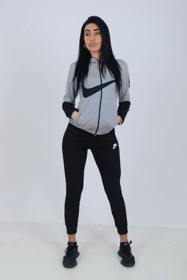 Gornji i donji deo: Cena 2,900
Mokra likra S, M, L, XL
8 boja — 18