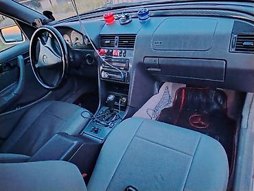 mercedes benz 208 d: Mercedes-Benz C-Class: 2.8 l | 1999 il Sedan — 6