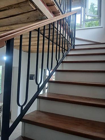 Обшивка лестниц: Лестница на заказ кара жыгач жангак, сосна перила дерево и железный — 3