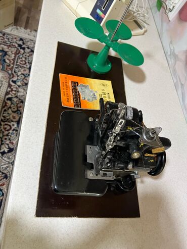 Швейные машины: Швейная машина Chayka, Оверлок, Полуавтомат — 4