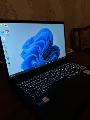 i7 cpu: Yeni ASUS Vivobook, 15.6 ", Intel Core i7, 512 GB, Ödənişli çatdırılma, Ünvandan götürmə