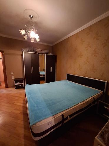 Квартиры: Seherin merkezi. Elmler metrosunun duz cixisinda,H.Cavid — 5