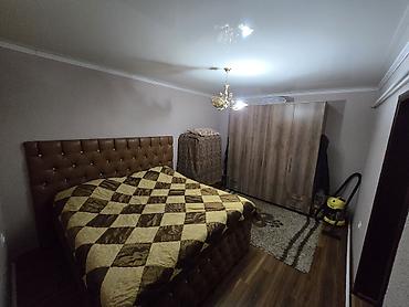 Продажа коттеджей и домов: -Срочно продается двух комнатная квартира в барачном доме, вход — 6