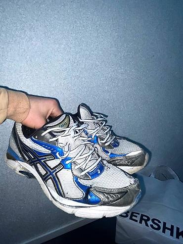 Kişi ayaqqabıları: ASICS - Model: Şəbəkə (mesh) üstlü ASICS, klassik qaçış silueti - — 1