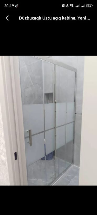 Bağ evi və bağ üçün hərşey: Gümüşü rəngli metal çərçivəyə malik, qismən buzlu şüşəli duş kabinəsi