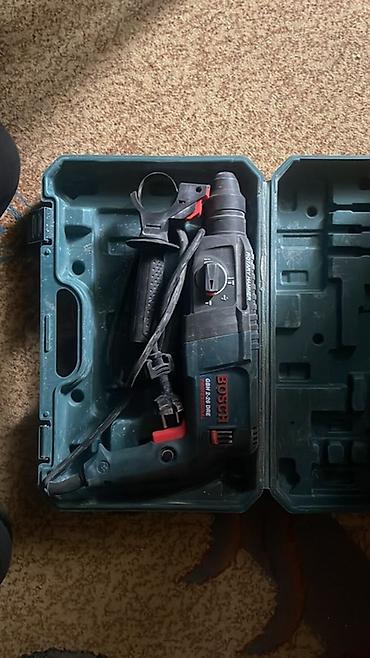 аккумуляторные: Аккумуляторная дрель-шуруповерт Hilti + сетевой перфоратор Bosch — — 3