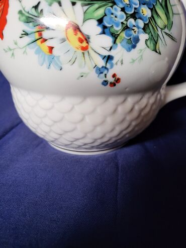 Čajnici: Bokal Zajecar porcelan 70te. Bokal je nov. na poklopcu nedostaje — 7