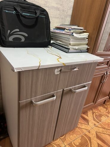 komod üçün döşəkcə: Без зеркала