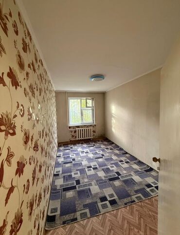 продам дом дешево срочно бишкек: 3 комнаты, 58 м², 104 серия, 1 этаж, Косметический ремонт