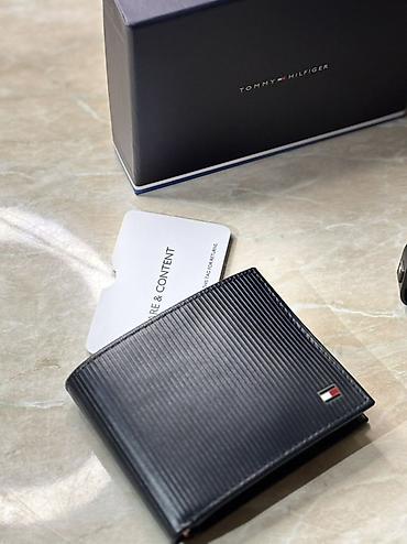 Digər aksesuarlar: Tommy Hilfiger kişi aksesuar dəsti Dəst tərkibi: - Kəmər: Qara rəng — 4