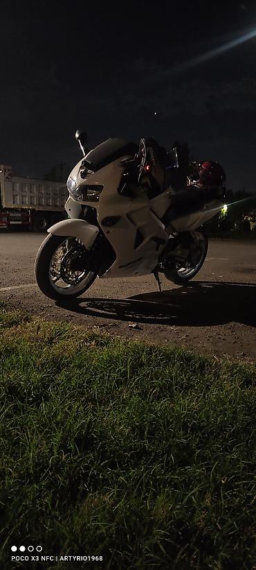 honda cb400 super four: Honda VFR800FI - Спорт-турист с легендарным V4 781 см³ и инжектором — 6
