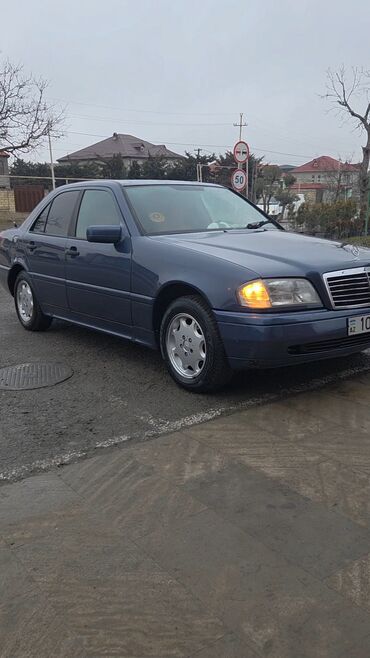 Mercedes-Benz: Mercedes-Benz C-Class: 2 l | 1994 il Sedan