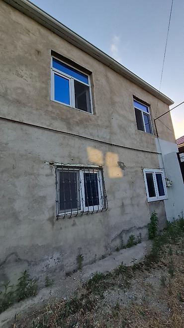 heyet evler: Hövsan qəs. 5 otaqlı, 87 kv. m, Kredit yoxdur, Orta təmir — 7