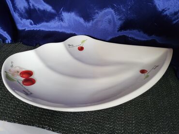 Ostalo posuđe: Tanjir vintaz za serviranja,posluzenja porcelanski. Tanjir je bez — 9