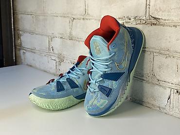 x elite: 🟣⚪ Первая пара (фиолетово-зелёные) Это линейка Nike KD (Kevin Durant) — 4