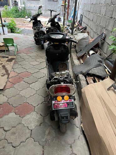 Башка мотоциклдер жана мопеддер: Продаю скутер Макс скорость 90 бензиновый обмен на айфон Все детали